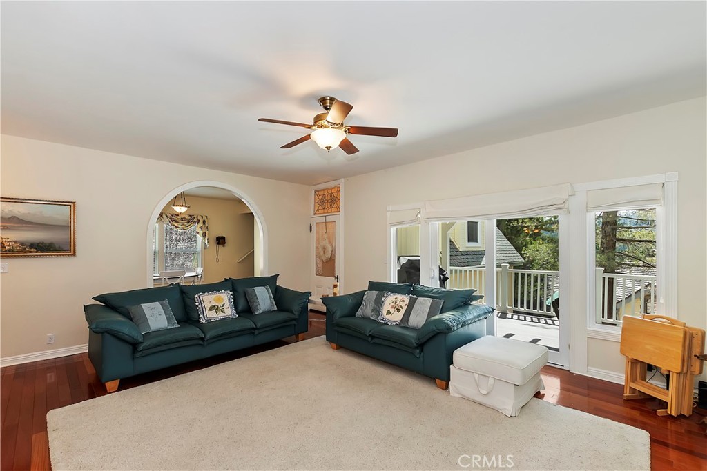 27601 Cedarwood Drive Property Photo 16