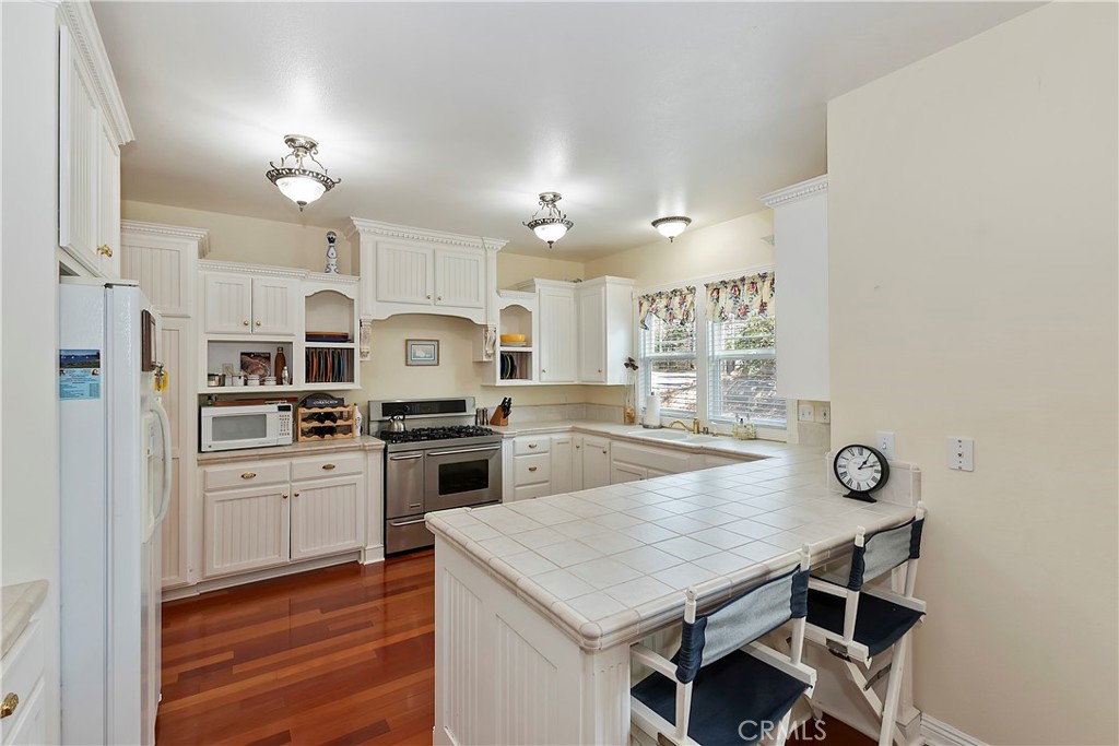 27601 Cedarwood Drive Property Photo 19