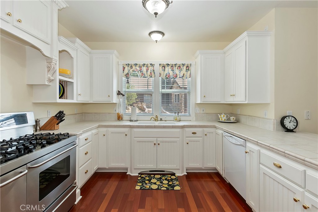27601 Cedarwood Drive Property Photo 21
