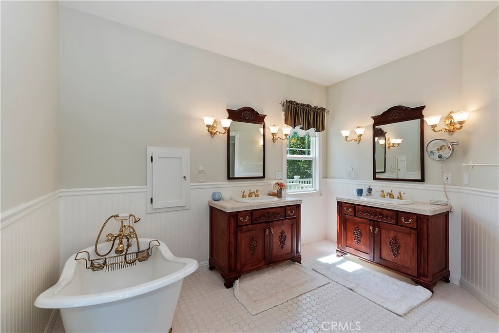 27601 Cedarwood Drive Property Photo 42