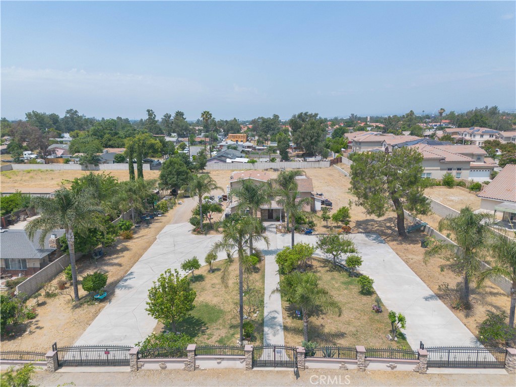 9408 Poplar Avenue Property Photo 5