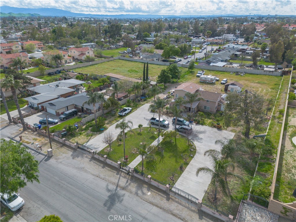 9408 Poplar Avenue Property Photo 8