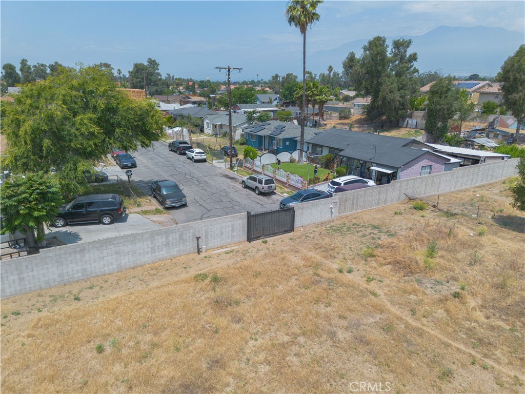 9408 Poplar Avenue Property Photo 14