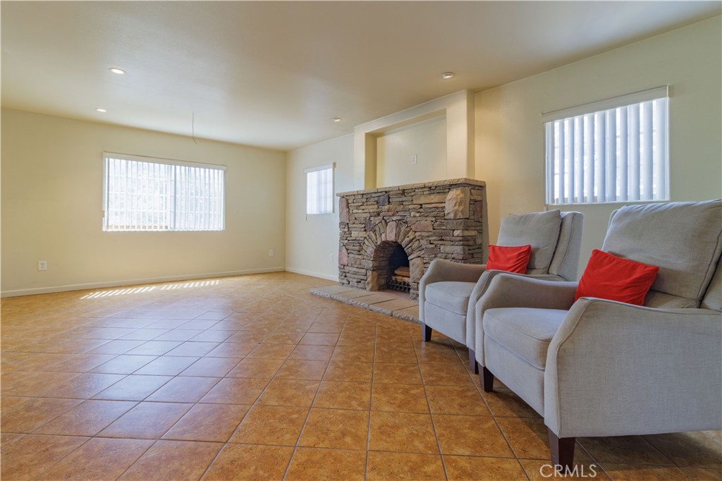 9408 Poplar Avenue Property Photo 18