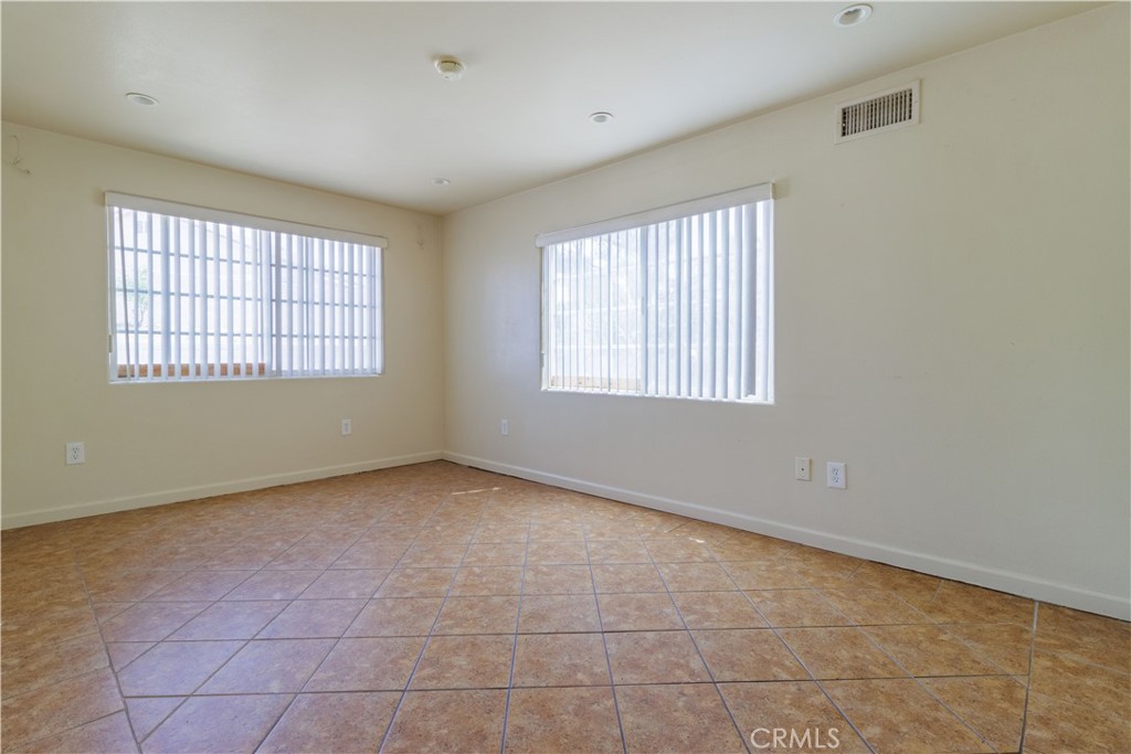 9408 Poplar Avenue Property Photo 28