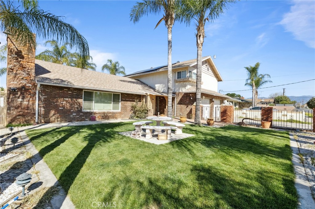 946 S Sycamore Avenue Property Photo