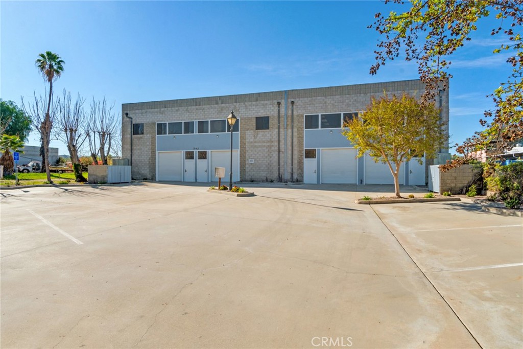 542 E Stuart Avenue Property Photo 14