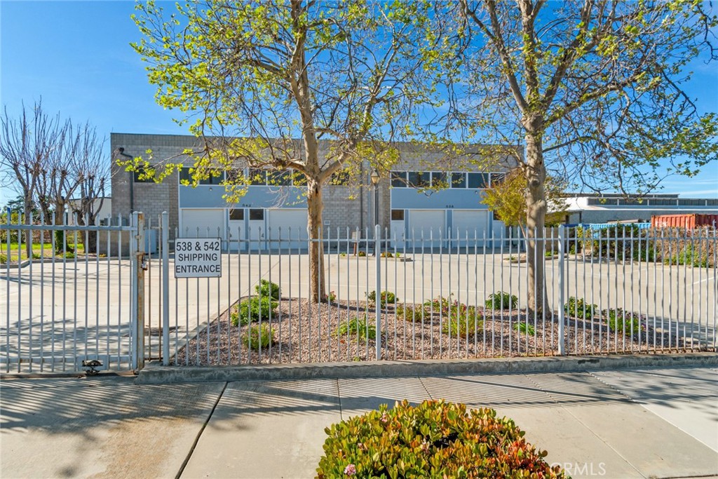 542 E Stuart Avenue Property Photo 18