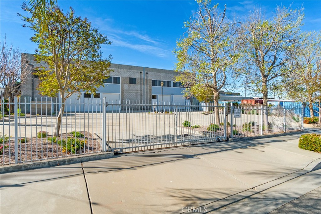 542 E Stuart Avenue Property Photo 19