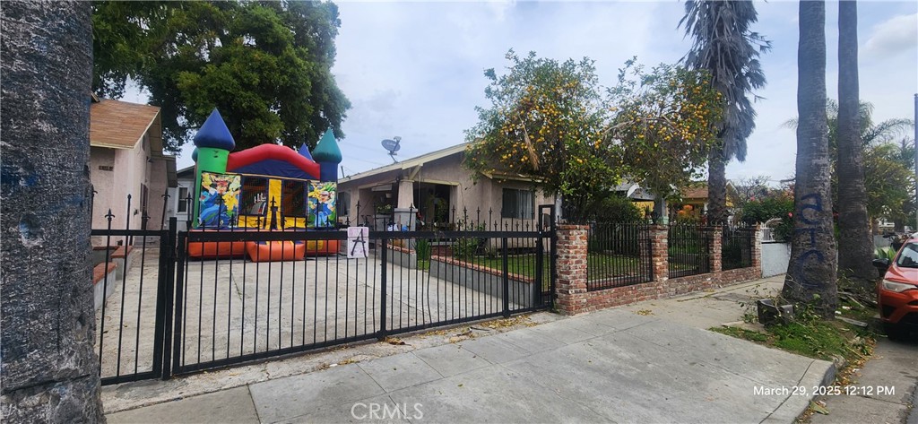 1399 W 39th Street Property Photo 4