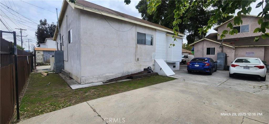 1399 W 39th Street Property Photo 8