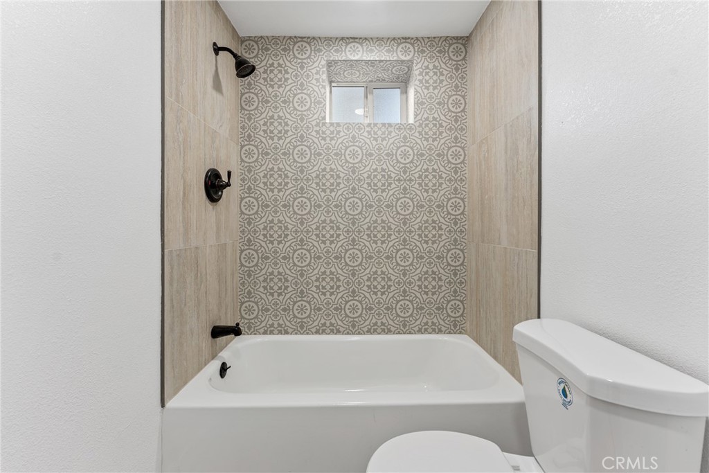 738 W Victoria Court Property Photo 21