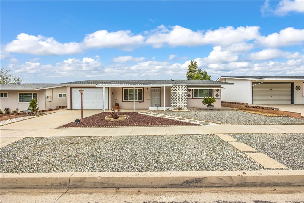11934 Peach Tree Road Property Photo 1