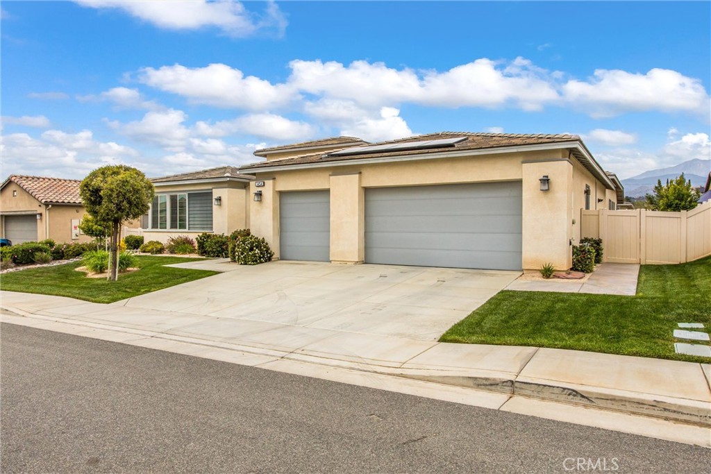 1454 Ellerg Way Property Photo 2