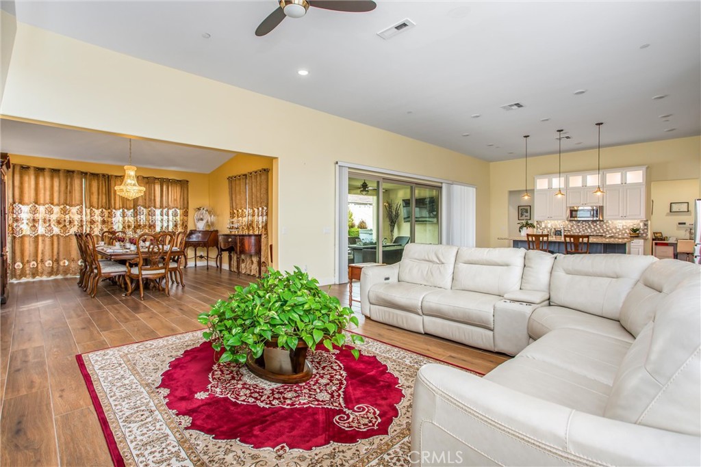 1454 Ellerg Way Property Photo 10