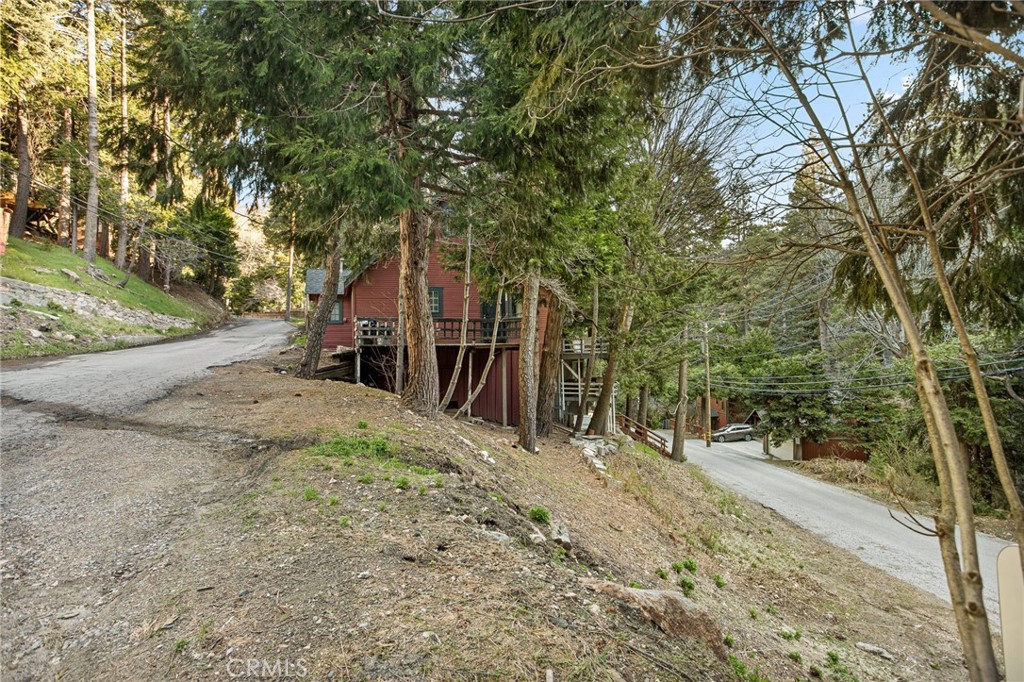 725 Golden Drive Property Photo 3