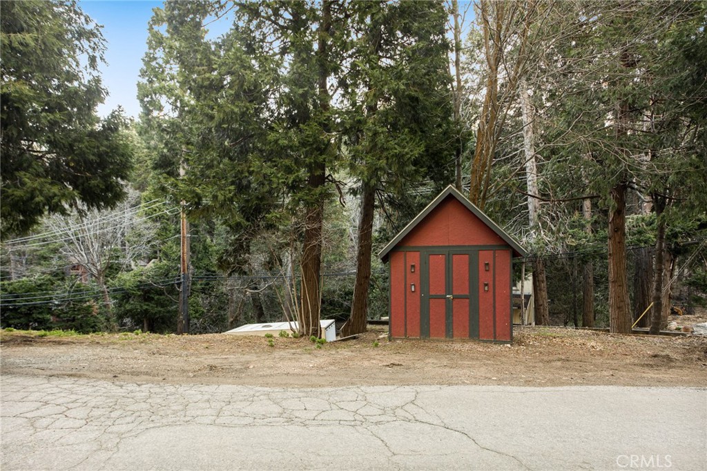 725 Golden Drive Property Photo 4