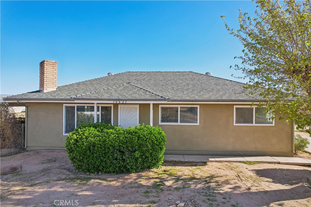 16621 Verano Street Property Photo 3