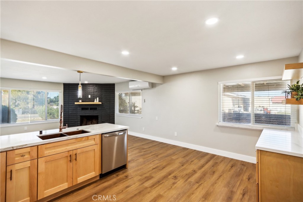 16621 Verano Street Property Photo 11