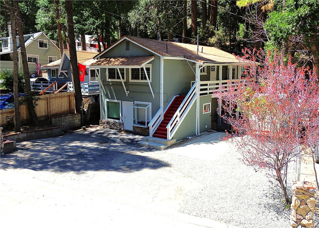 874 Fern Drive Property Photo 3