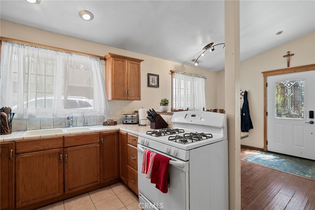 209 W Meadow Lane Property Photo 4