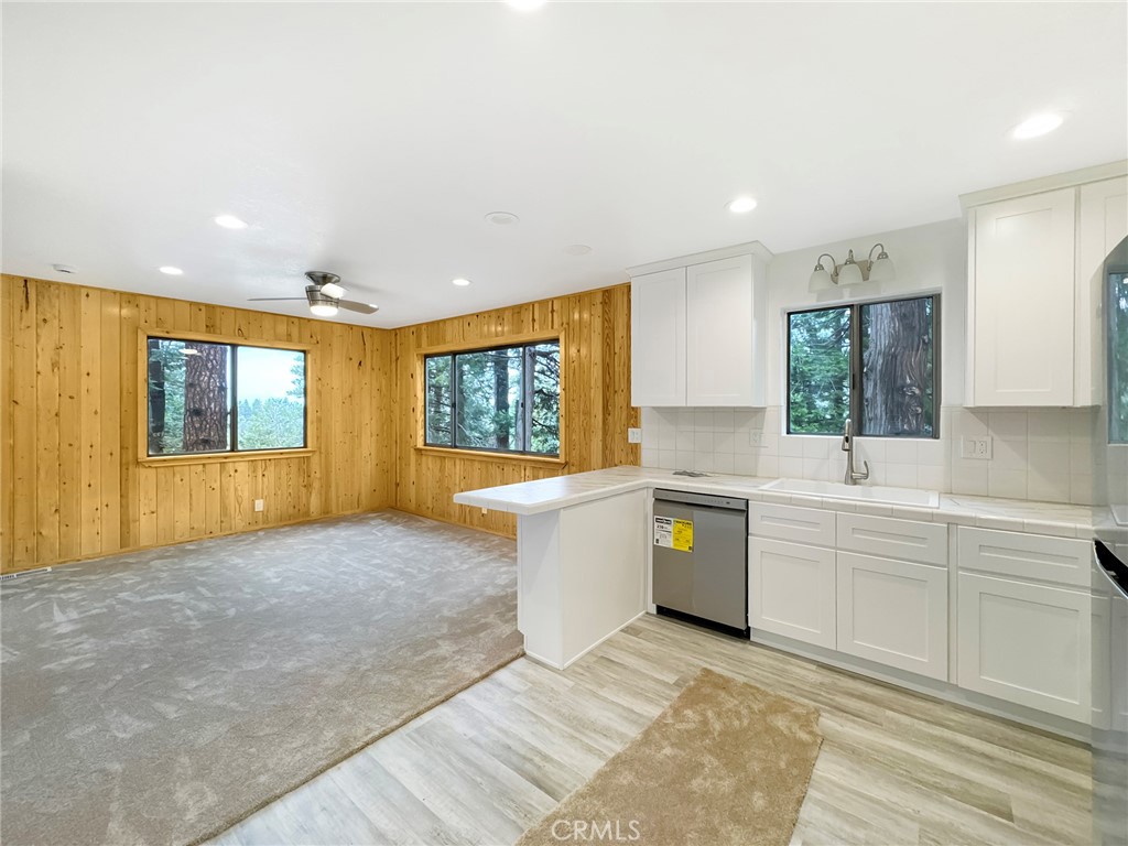 560 Rose Lane Property Photo 15