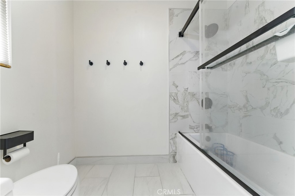 4737 Woodbend Lane Property Photo 16
