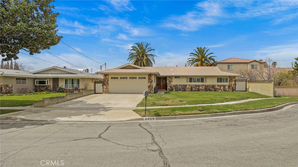 9358 Emerald Avenue Property Photo 1