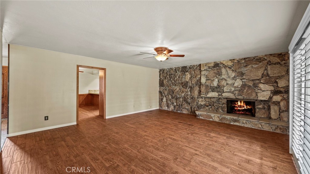 9358 Emerald Avenue Property Photo 13
