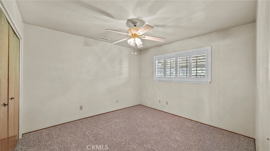 9358 Emerald Avenue Property Photo 16