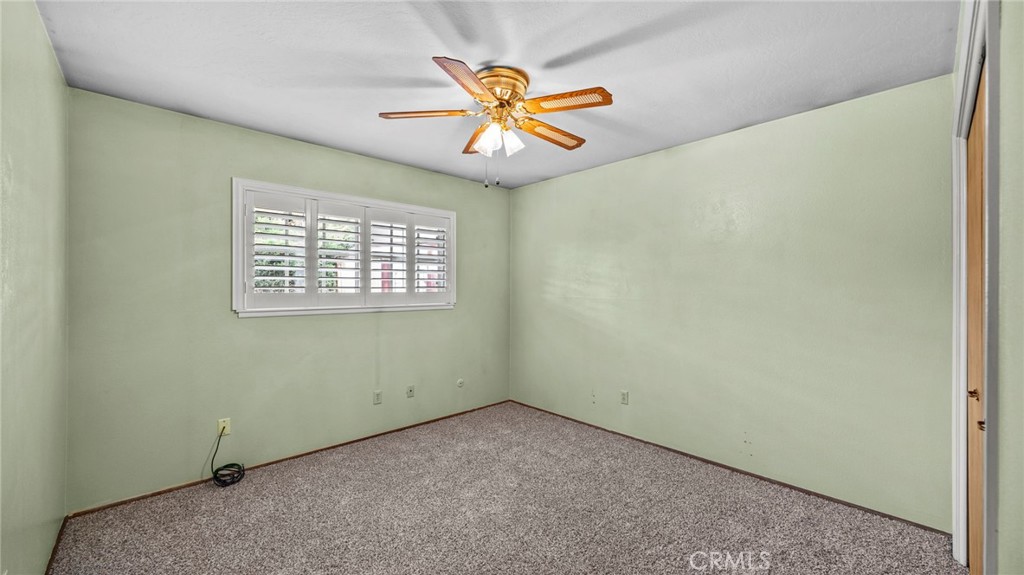 9358 Emerald Avenue Property Photo 17