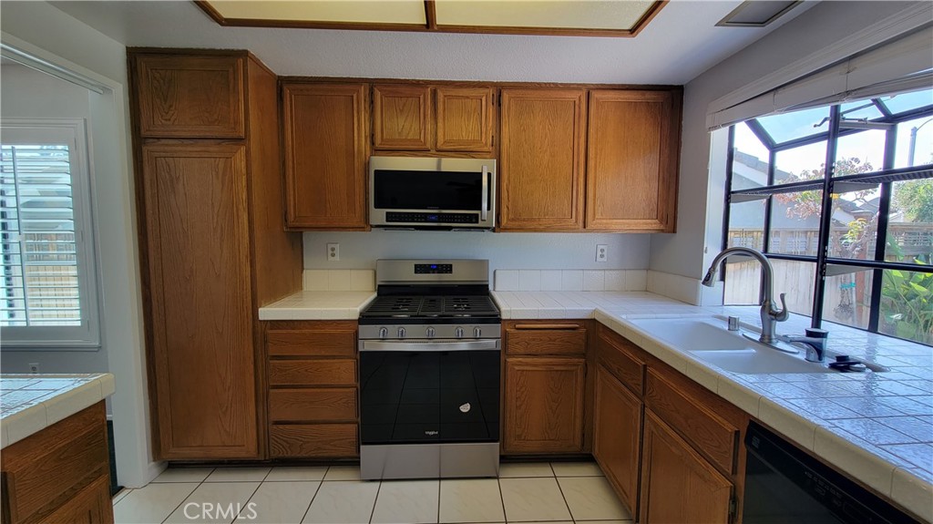7368 Greenbriar Place Property Photo 2