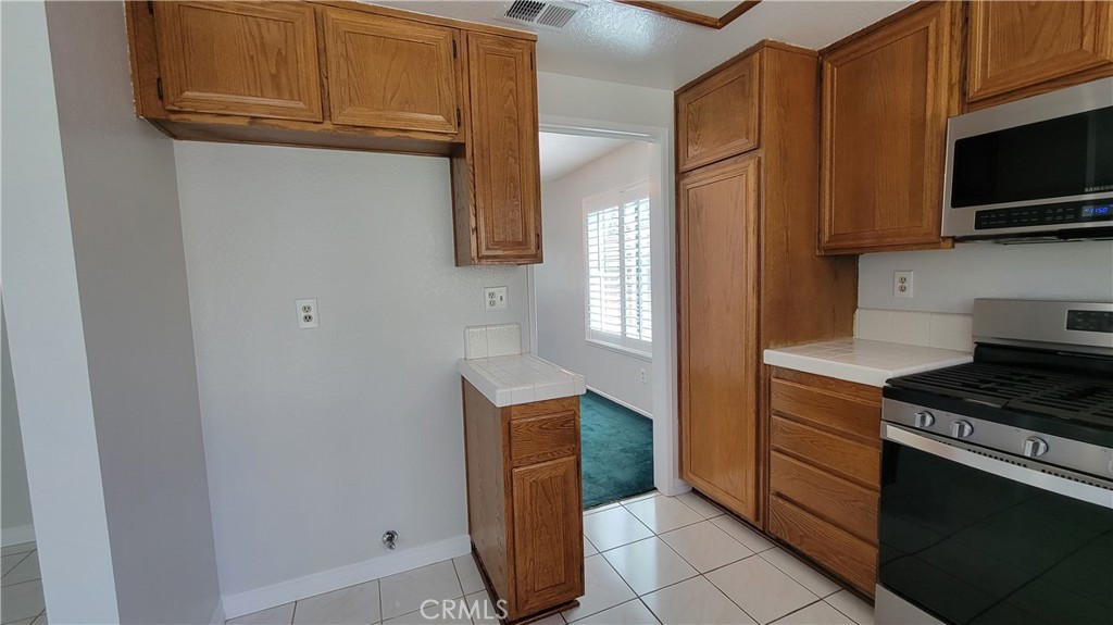 7368 Greenbriar Place Property Photo 5