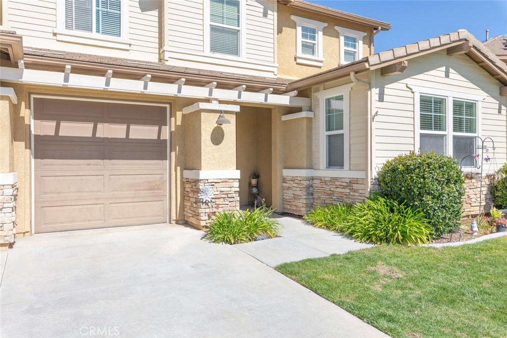 33734 Wild Horse Way Property Photo 3