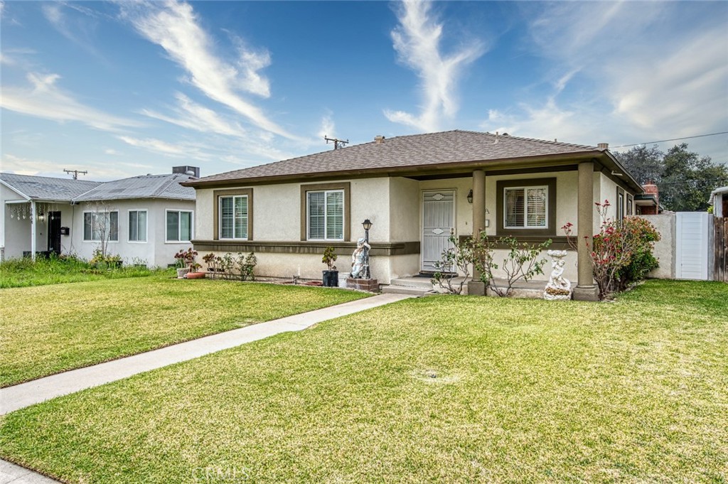 3670 N Sierra Way Property Photo 2