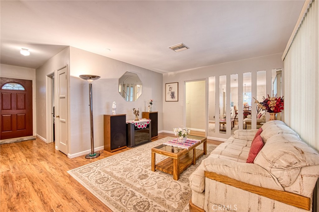 3670 N Sierra Way Property Photo 10