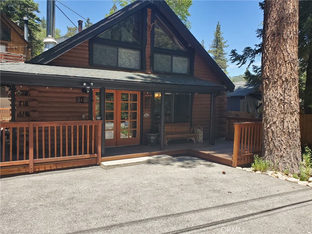2424 Spruce Drive Property Photo 1