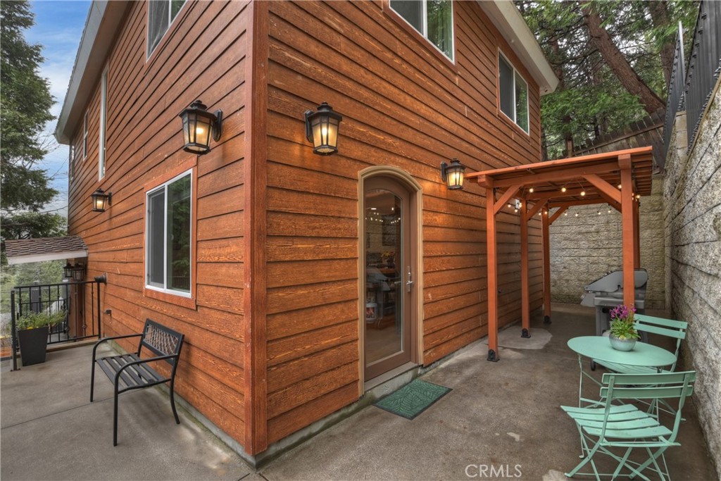844 Virginia Court Property Photo 2