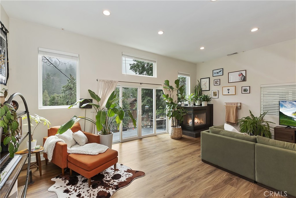 844 Virginia Court Property Photo 8