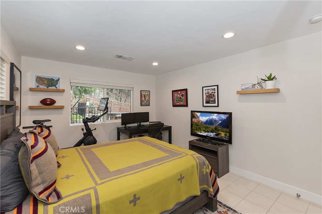 844 Virginia Court Property Photo 27