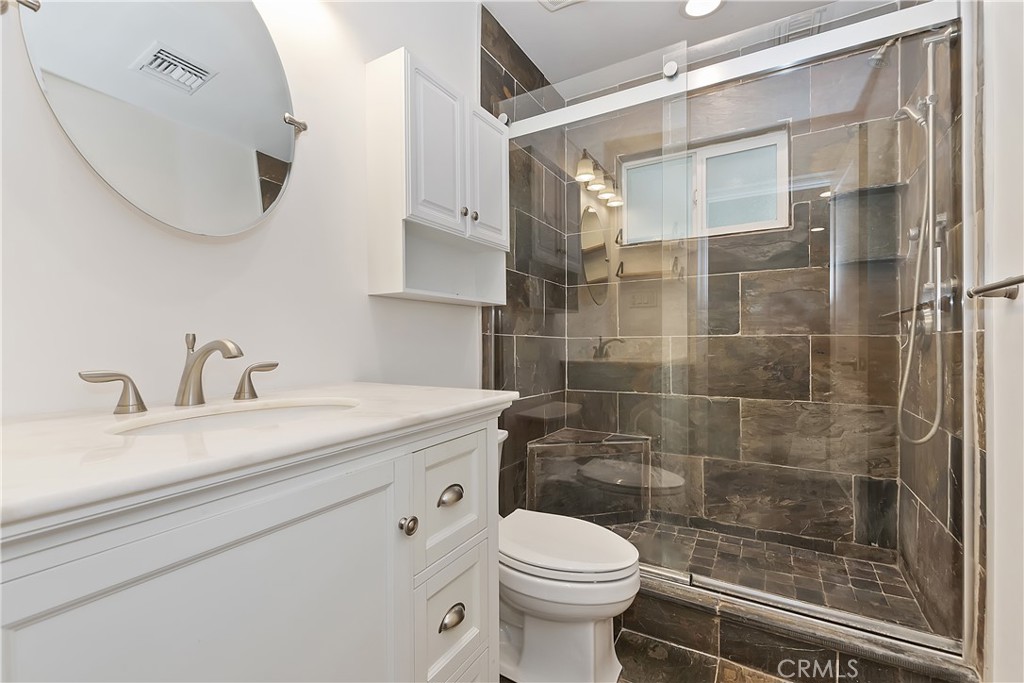 844 Virginia Court Property Photo 28