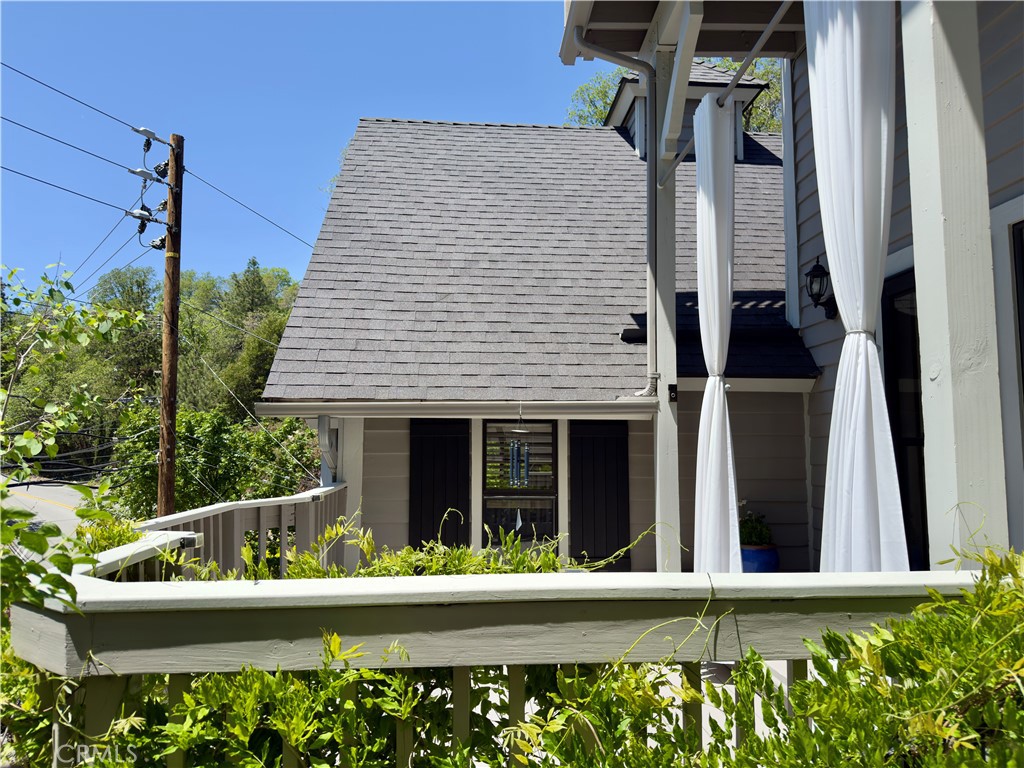 27596 N Bay Road Property Photo 5