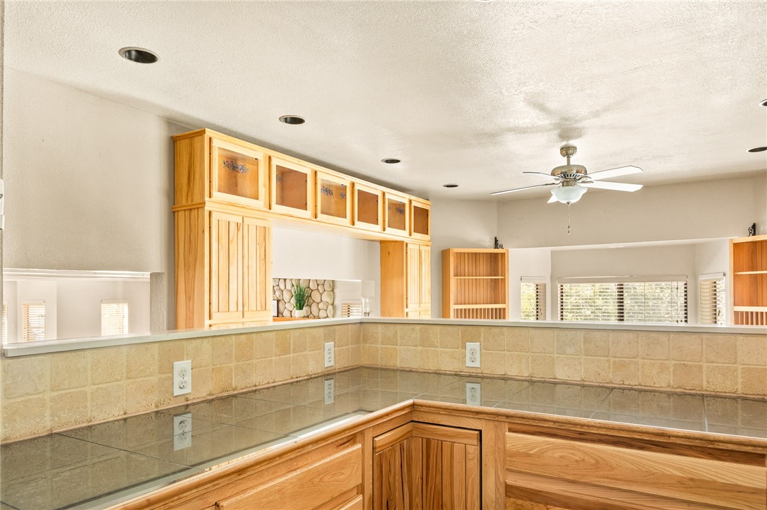 27596 N Bay Road Property Photo 15