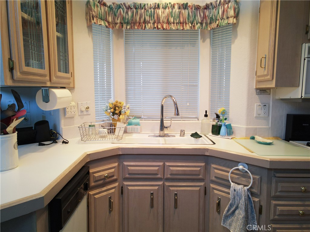 70200 Dillon Road 148 Property Photo 5