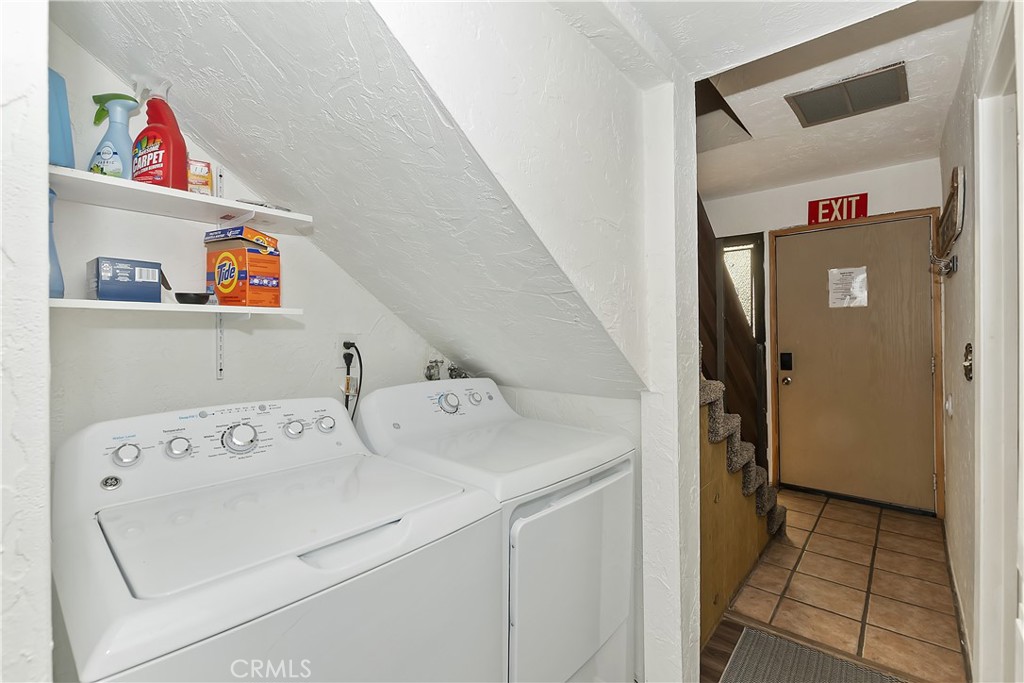 861 Thrush Drive 14 Property Photo 31