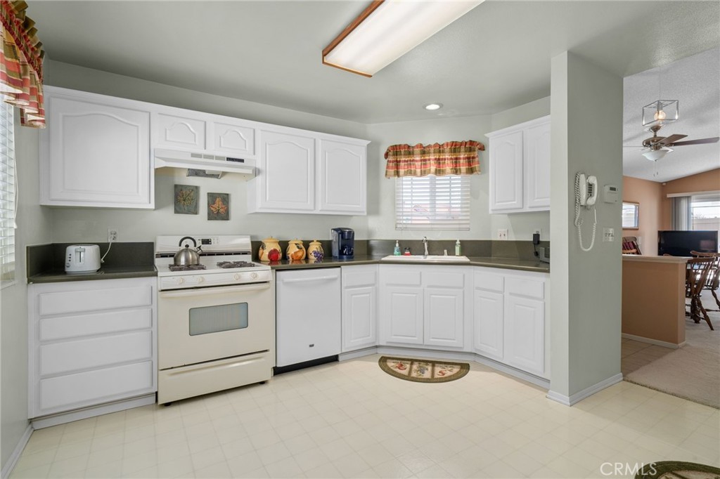 7138 Devon Avenue Property Photo 11
