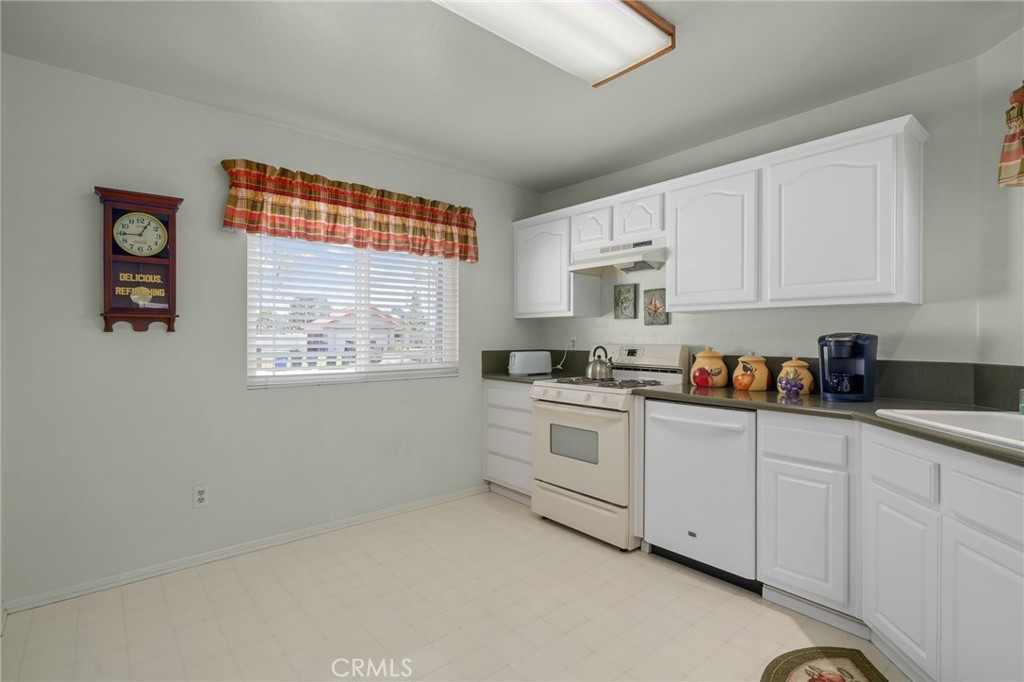 7138 Devon Avenue Property Photo 12