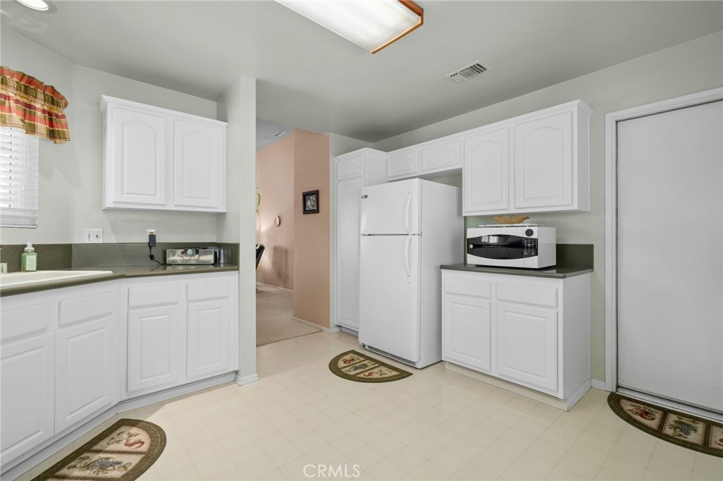 7138 Devon Avenue Property Photo 13