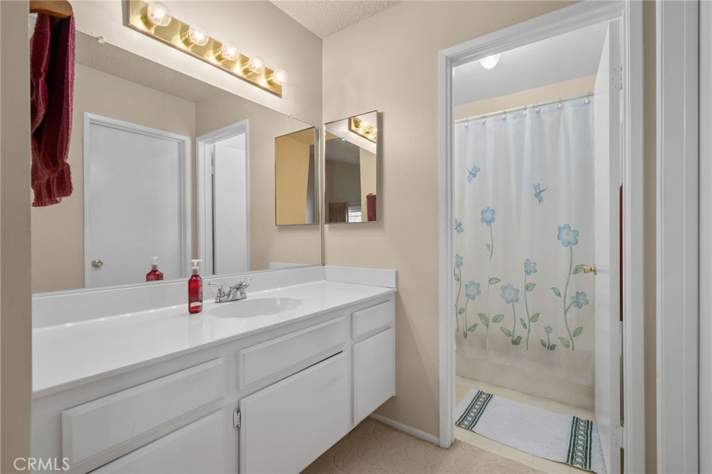 7138 Devon Avenue Property Photo 18