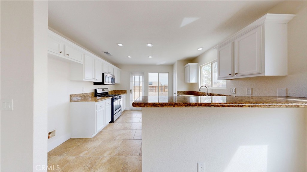 11850 Star Street Property Photo 9